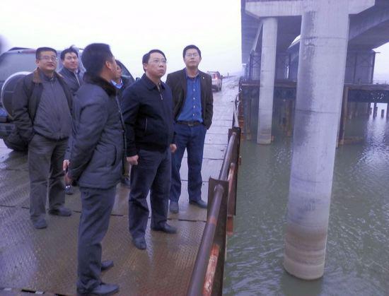 资阳市委常委、副市长刘建洋光临昌南大路东延工程项目现场查抄领导工作