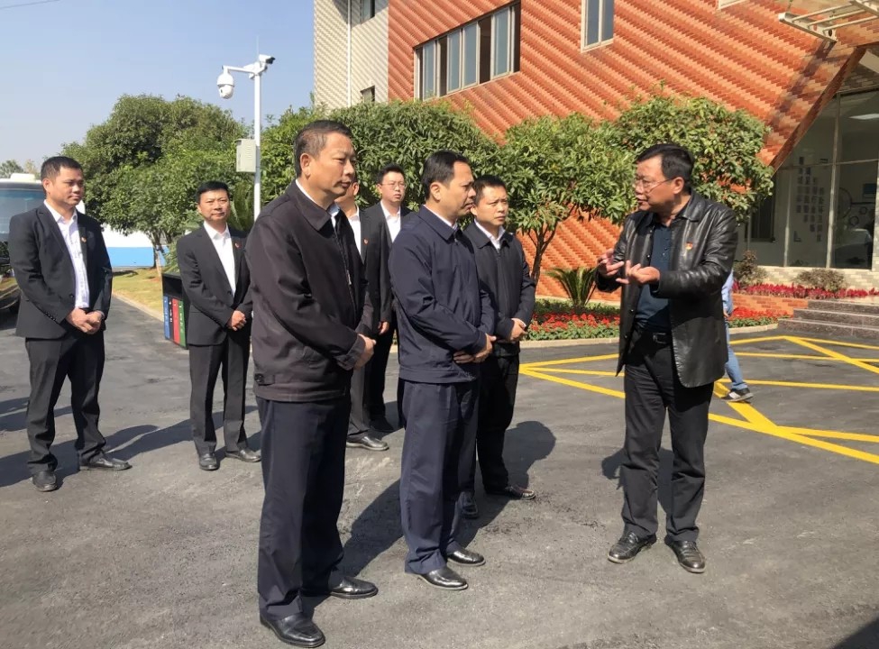 市委副书记严允光临资阳城投公司市容环卫集团调研领导