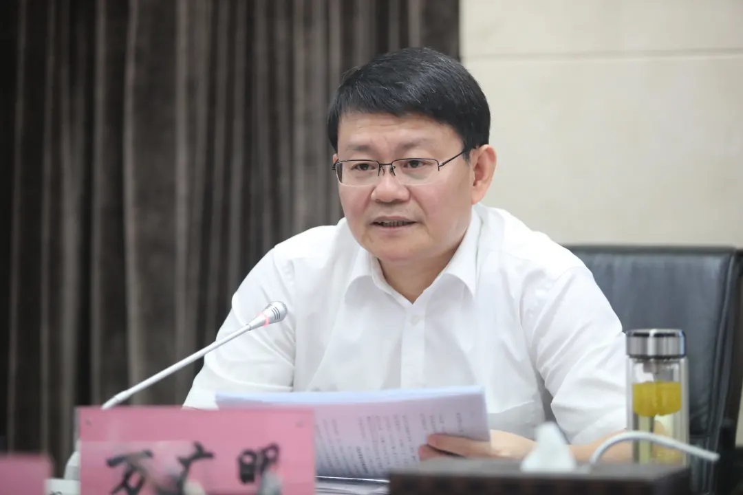 万广明在资阳城市建设投资集团调研