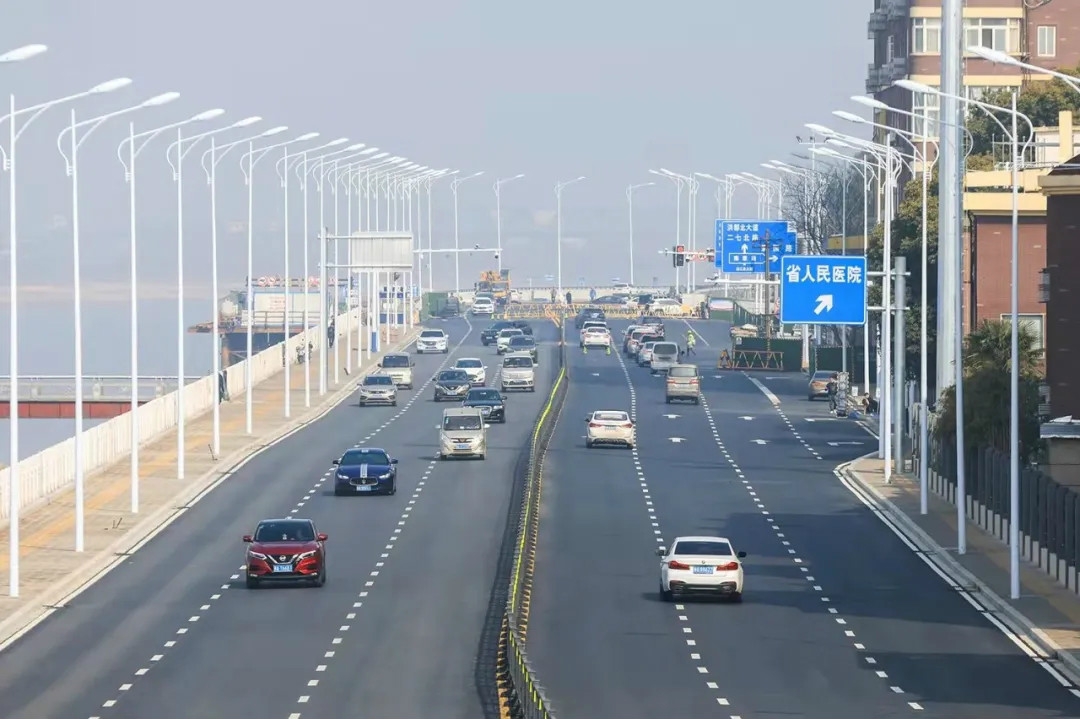 资阳城投集团“3全”工作法确保沿江中北大路（滕王阁—京九铁路）路路提升刷新工程（一期）提前通车