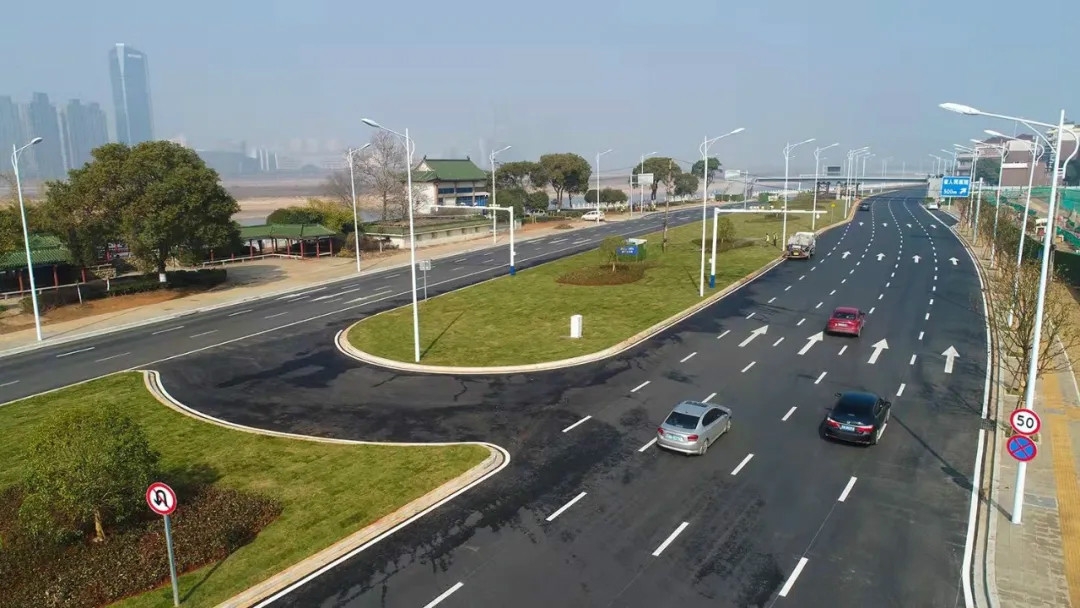 “不堵车了，通过功夫至少缩短了三分之二” 沿江中北大路提升刷新（一期）工程主线通车方便市民出行