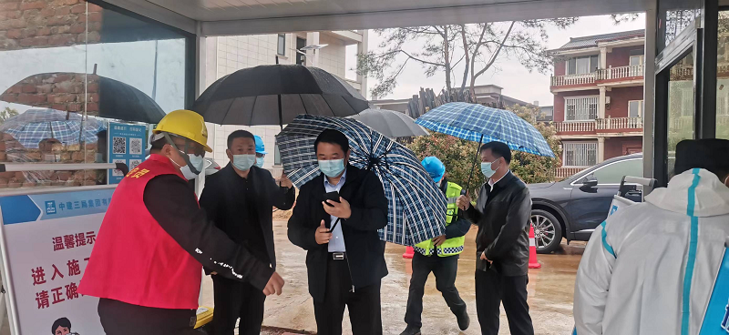 集团公司党委委员、副总经理罗辉赴西二环高速项目查抄疫情防控及项目推动工作