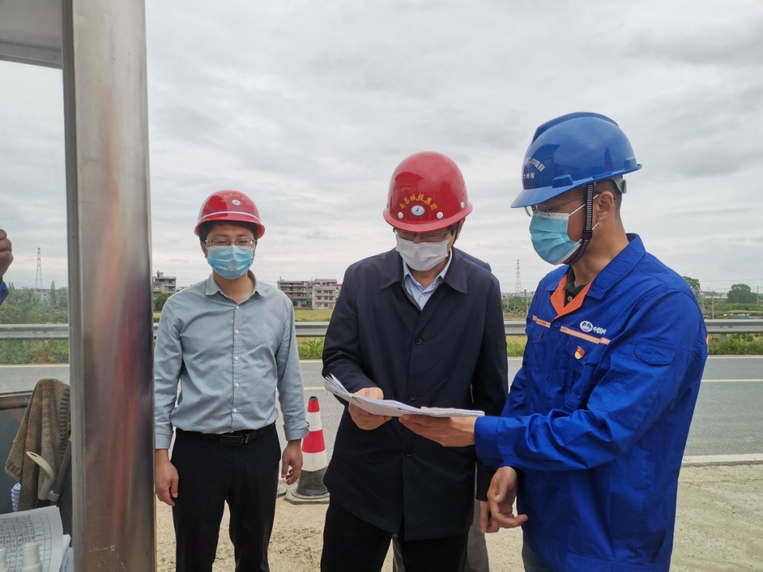 集团党委委员、纪委书记何志敏赴西二环高速项目查抄疫情防控工作